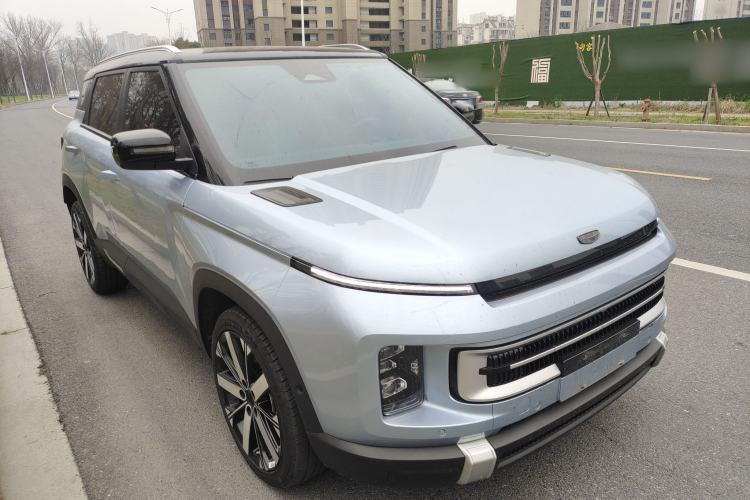 Used Geely Auto icon 2023 1.5TD Chocolate Luxe Edition Front Right 45 Deg