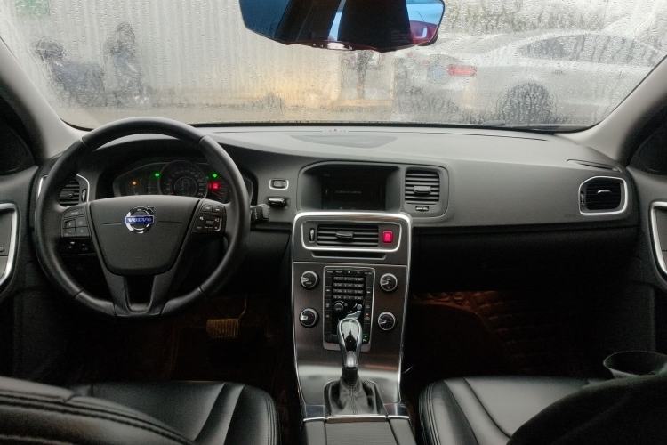 Used Volvo S60 2014 S60L 2.0T Intelligent Upgrade Edition
