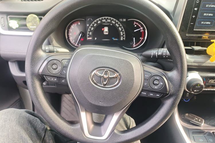 Used Toyota RAV4 2020 2.0L CVT Two-Wheel Drive Fashion Edition Steering Wheel