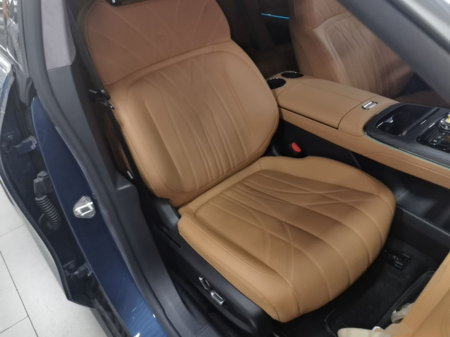 Geely Galaxy 8 2025 130km EM-P Starship Edition — снимка 19