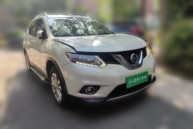 Used Nissan X-Trail 2014 2.5L CVT Luxury Edition 4WD Front Right 45 Deg