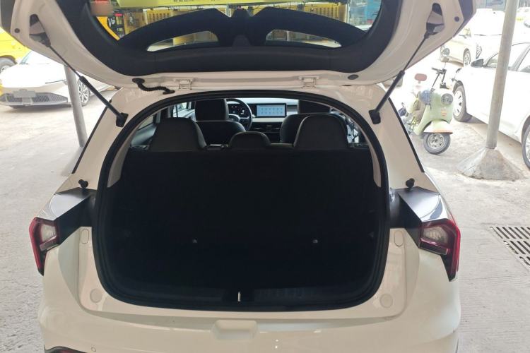 Used Geometry E Firefly 2024 301km Starlight Trunk