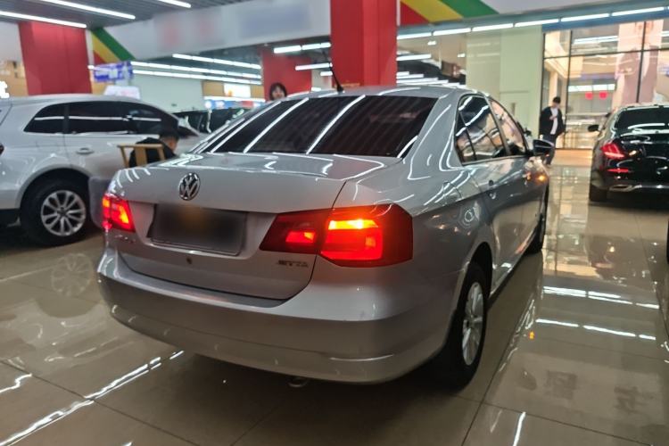 Used Volkswagen Jetta 2015 Zhuihui Edition 1.4L Manual Fashion Model Rear Right 45 Deg