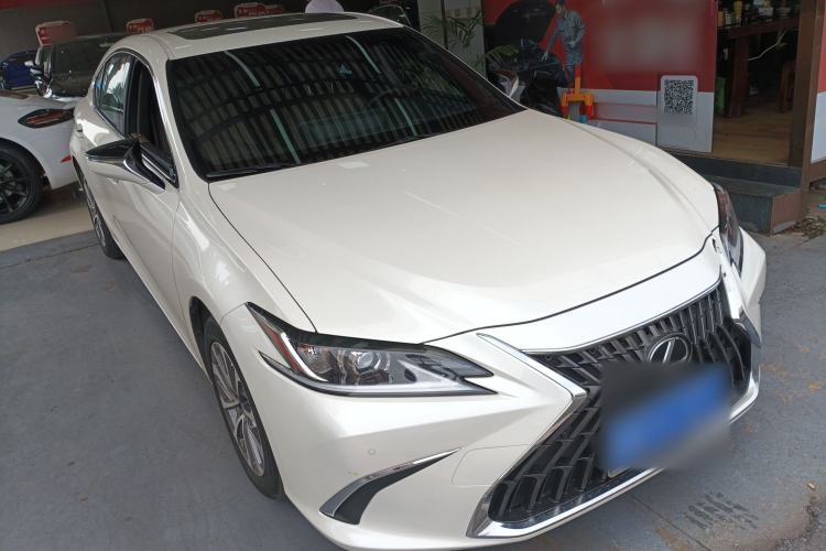 Used Lexus ES 2022 300h Excellence Edition
