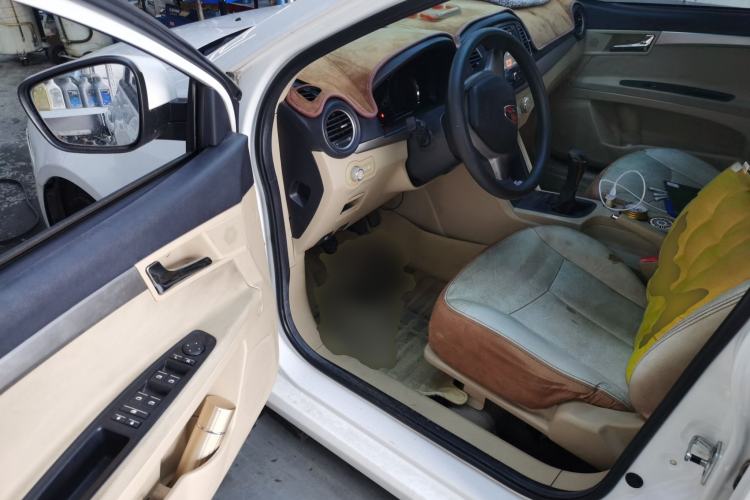 Used Roewe 350 2015 1.5L Manual Luxury Sunroof Edition Driver Seat