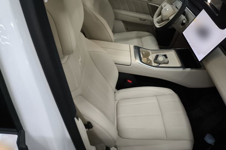 Used ONVO Luxeed L90 2025 Model—Pro Six-Seater Version