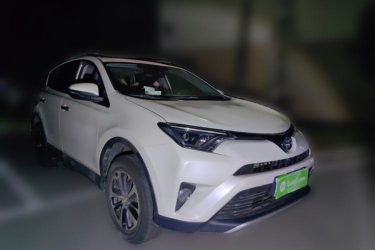 Used Toyota RAV4 2016 2.0L CVT Two-Wheel Drive Smart Edition China V Standard Front Right 45 Deg