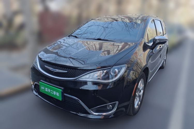 Used Chrysler Grand Voyager 2017 3.6L Premium Edition