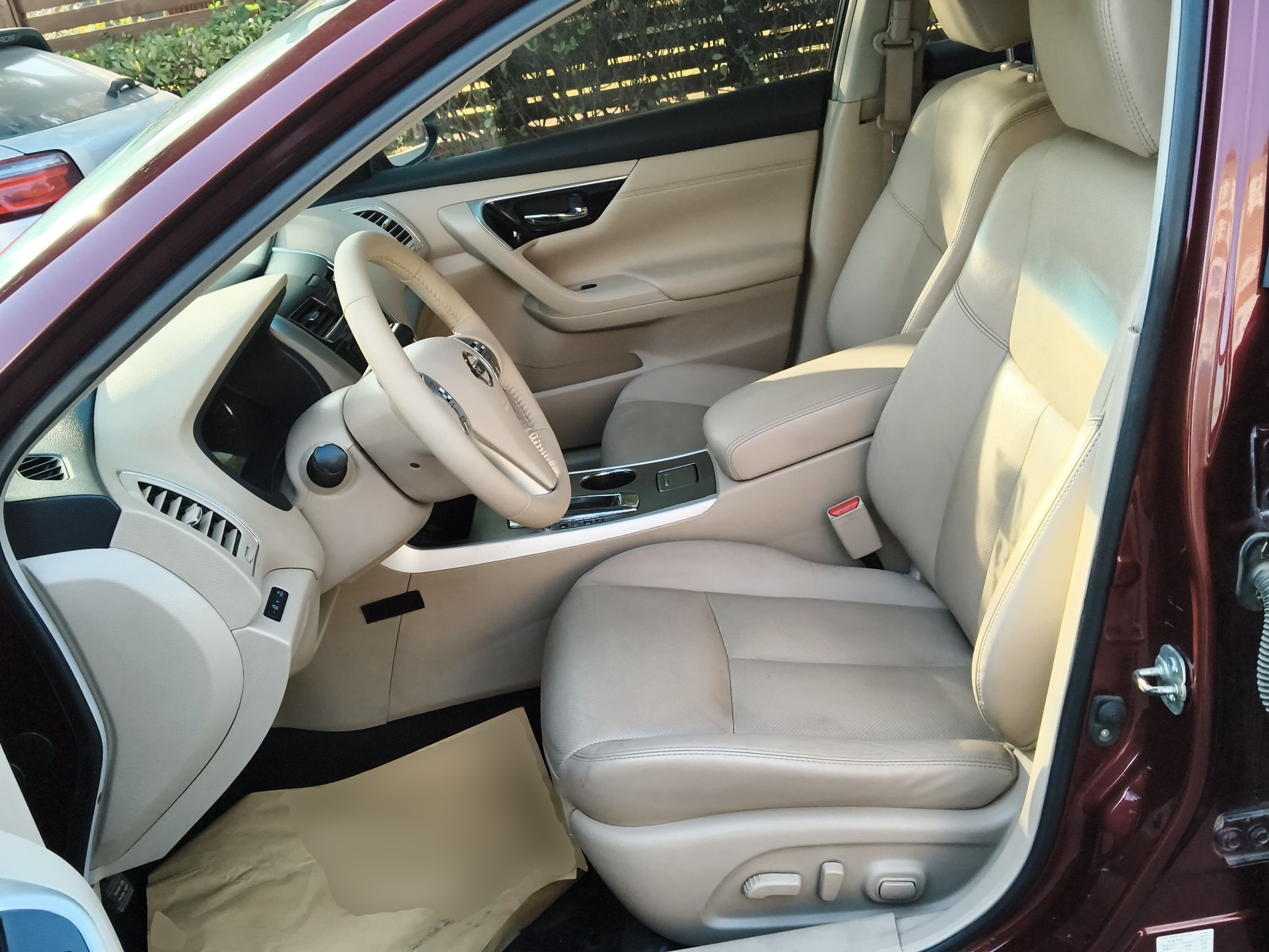 Переднее сиденье в автомобиле