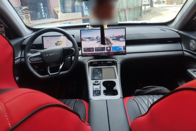 Used Chery Tiggo 8 PLUS 2025 290TGDI DCT Luxury 5-Seater Center Console