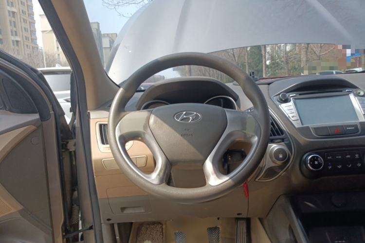 Used Hyundai ix35 2010 2.0L Manual Two-Wheel Drive New Edition GL