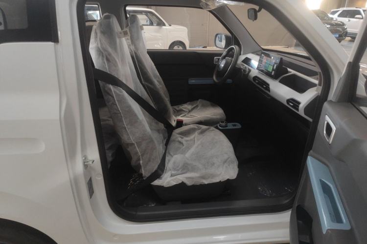 Used Geely Galaxy Panda 2024 Panda Mini 200km Endurance Bear Right Front Seat