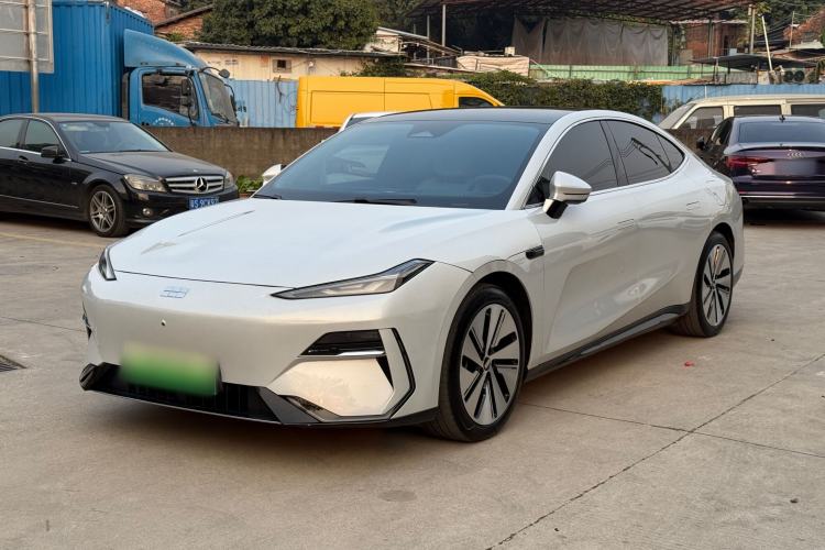 Used Geely Galaxy E8 2024 665 km Range Rear-Drive Starship Long-Range Version