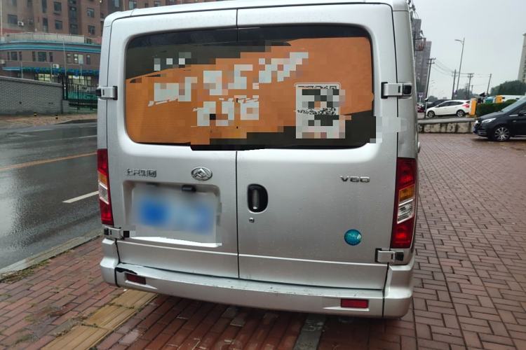 Used SAIC MAXUS Xintu V80 2023 2.0T Manual Classic Aoyuntong Short Wheelbase Ultra-Low Roof 5/6-Seater Rear