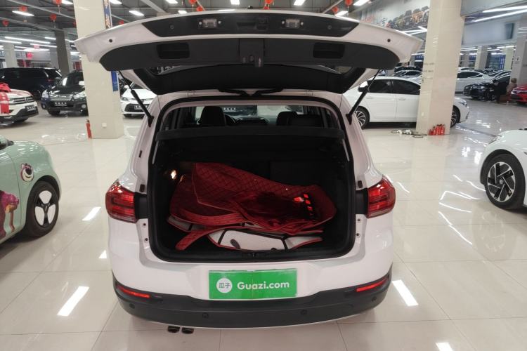 Used Volkswagen Tiguan 2015 1.8TSI Automatic All-Wheel-Drive Luxury Model
