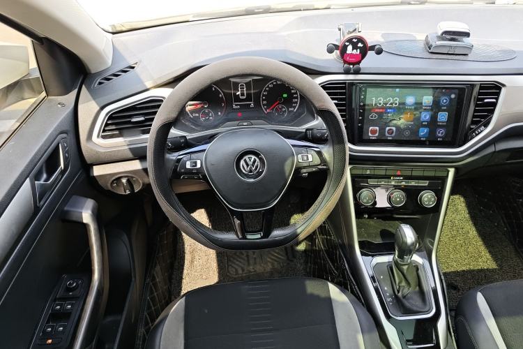 Used Volkswagen T-ROC 2018 230TSI DSG Two-Wheel Drive Advanced Version China V Standard
