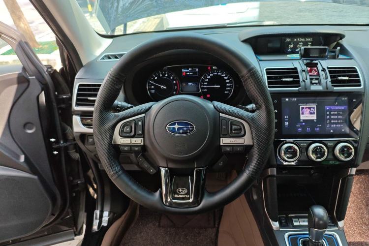 Used Subaru Forester 2016 2.5i Luxury Navigation Edition
