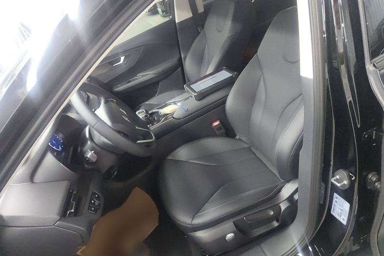 Used Hongqi E-QM5 2022 431 km Charge & Enjoy Edition