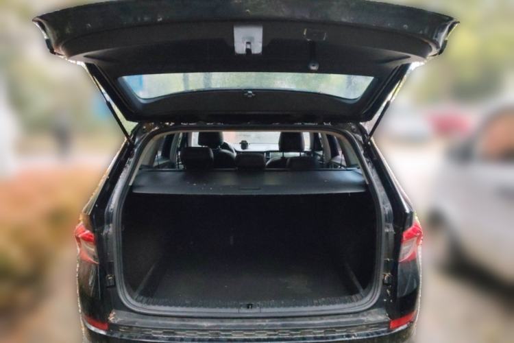 Used Skoda Kodiaq 2019 Facelifted TSI330 5-Seater Two-Wheel-Drive Luxury Enjoyment Edition China VI Standard Trunk