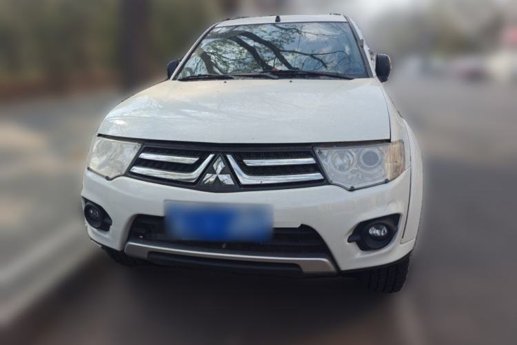 Used Mitsubishi Pajero Sport 2013 3.0L Automatic 4x4 Executive Edition Front