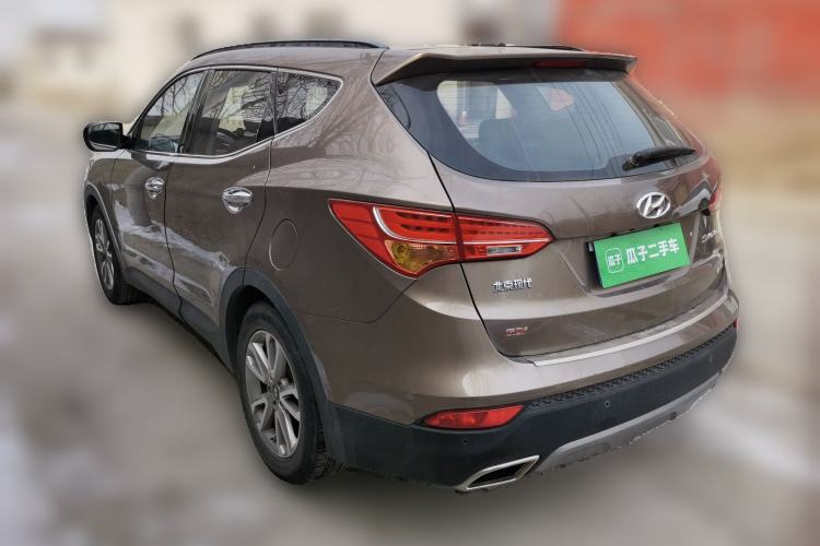 Used Hyundai Santa Fe 2013 Revised Version 2.4L Automatic All-Wheel Drive Luxury Trim
