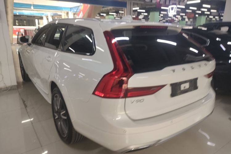Used Volvo V90 2020 Facelifted Cross Country T5 AWD Zhiyuan Edition
