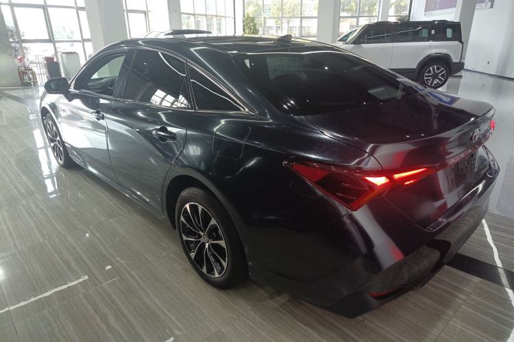Used Toyota Avalon 2022 Dual-Engine 2.5L Luxury Edition
