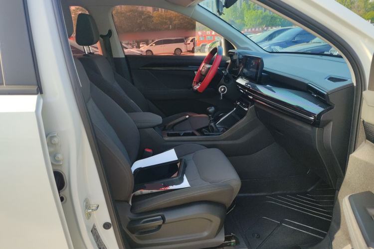 Used Wuling Asta 2021 1.5T Manual Xingyue Edition Right Front Seat