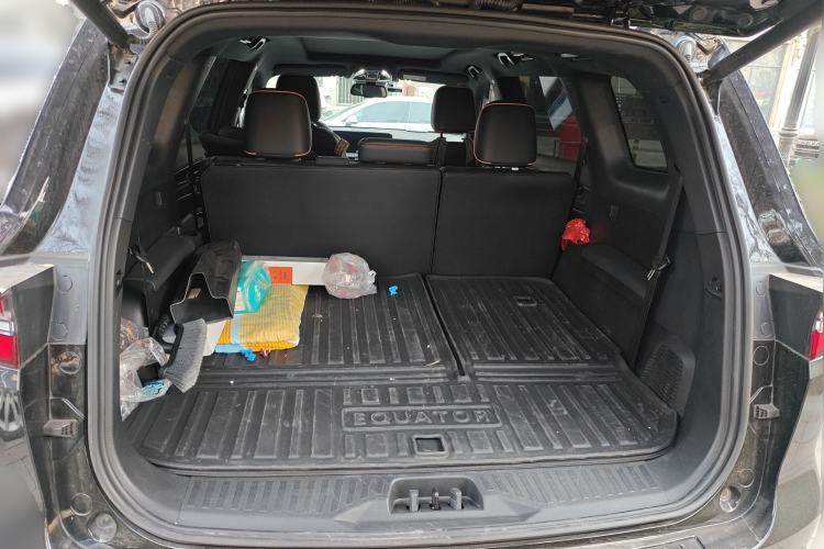 Used Ford Equator 2023 EcoBoost 225 Obsidian Orange Edition Prestige 7-Seater (2/3/2)
