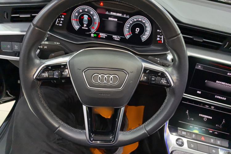 Used Audi A6L 2022 40 TFSI Luxury Dynamic Model Steering Wheel