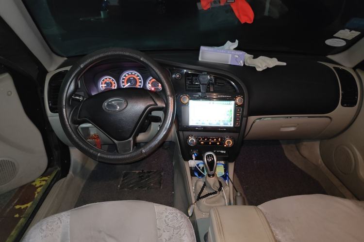 Used Soueast V3 Lingyue 2011 Revised Version 1.5L Manual – Style Edition Center Console