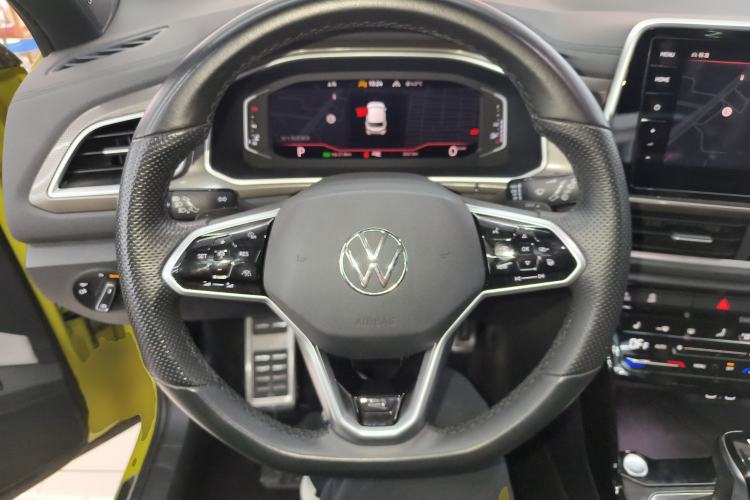 Used Volkswagen T-ROC 2023 300TSI DSG Two-Wheel Drive Starlight Edition
