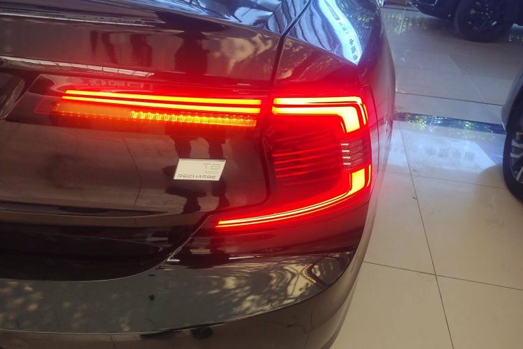 Used Volvo S90 New Energy 2022 T8 eDrive Hybrid Luxury Edition