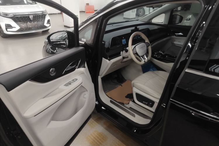 Used FORTHING Xinghai V9 2024 1.5TD 200km Chinese Knot Series Luxury Version
