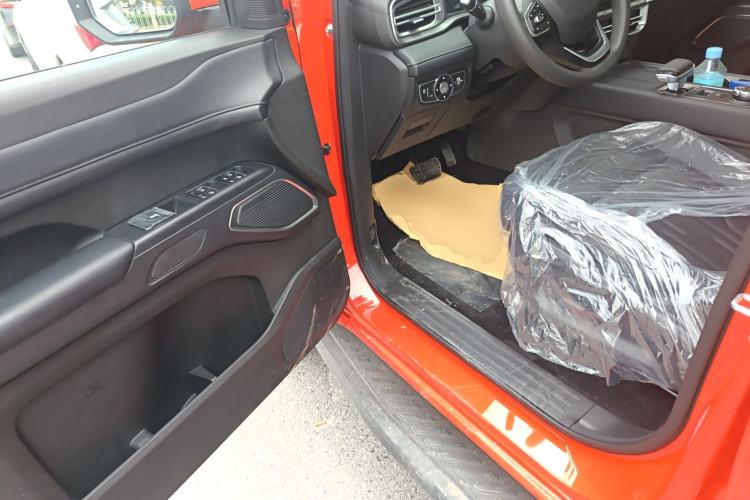 Used RELY Venucia R08 2025 Model 2.3T 8AT 4WD Diesel Standard Box Trail Edition Driver Seat