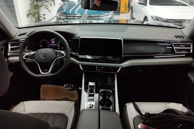 Used Volkswagen Teramont X 2024 380TSI Four-Wheel Drive Longxiang Edition Center Console