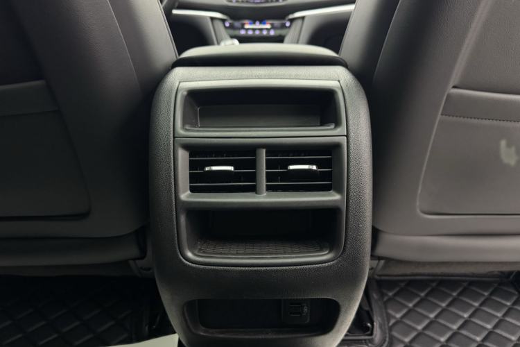 Used Cadillac XT5 2018 25T Luxury Model
