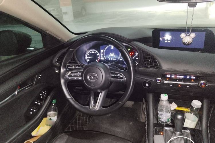 Used Mazda 3 Axela 2019 Cloud-Controlled Version 3-Box Design 2.0L Automatic Luxury Trim China V Emission Standard Steering Wheel