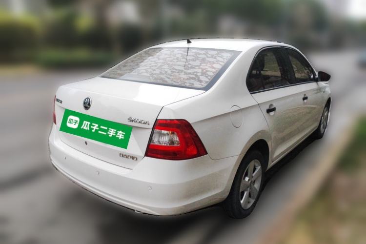 Used Skoda Rapid 2015 1.4L Manual Enjoyment Model
