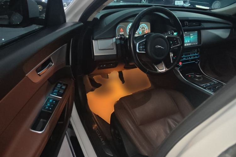 Used Jaguar XFL 2018 XFL 2.0T 250 PS Premium Edition
