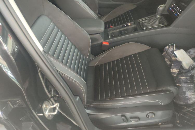 Used Volkswagen Magotan 2020 330TSI DSG Leading Model
