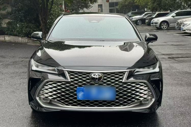 Used Toyota Avalon 2024 Dual-Engine 2.5L XLE Premium Edition Exterior 2