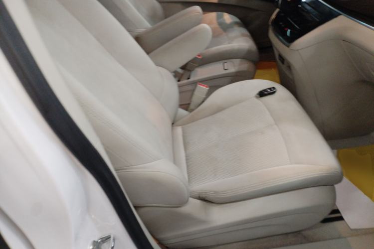 Used Buick GL8 2021 Land Cruiser Executive Class 652T Comfort Model Right Front Seat