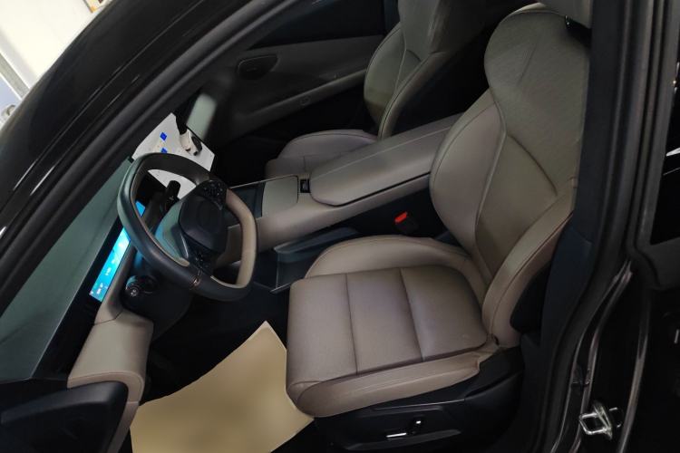 Used Lynk & Co Z10 2025 95 kWh 766 km Range Rear-Wheel Drive Max Left Front Seat