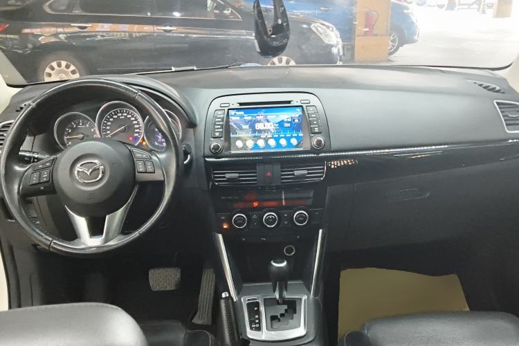 Used Mazda CX-5 2013 2.5L Automatic 4x4 Luxury Version Center Console