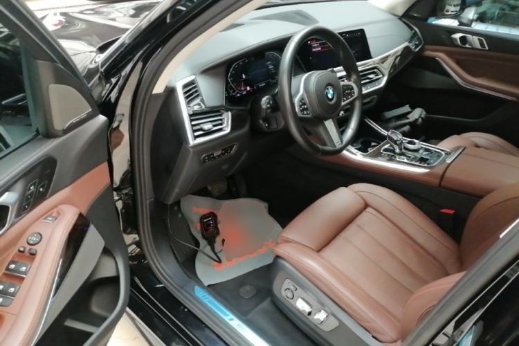 Used BMW X5 2020 xDrive40i Luxury Model with M Sport Package
