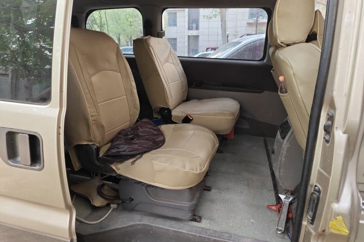 Used FORTHING Lingzhi 2015 V3 1.5L 7-Seater Luxury Model Left Rear Seat