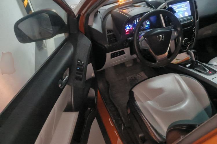 Used Luxgen U6 SUV 2014 1.8T Fashion Edition Driver Seat