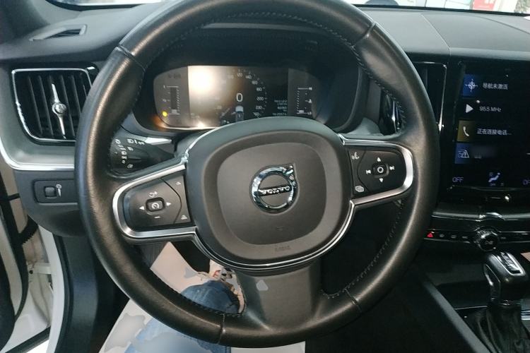 Used Volvo XC60 2021 T5 4x4 Smart Luxury Edition Steering Wheel