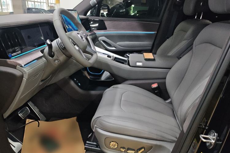 Used Denza N9 2025 Flagship Model Left Front Seat